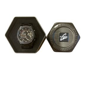 G-Shock 5475 watch with brand new battery